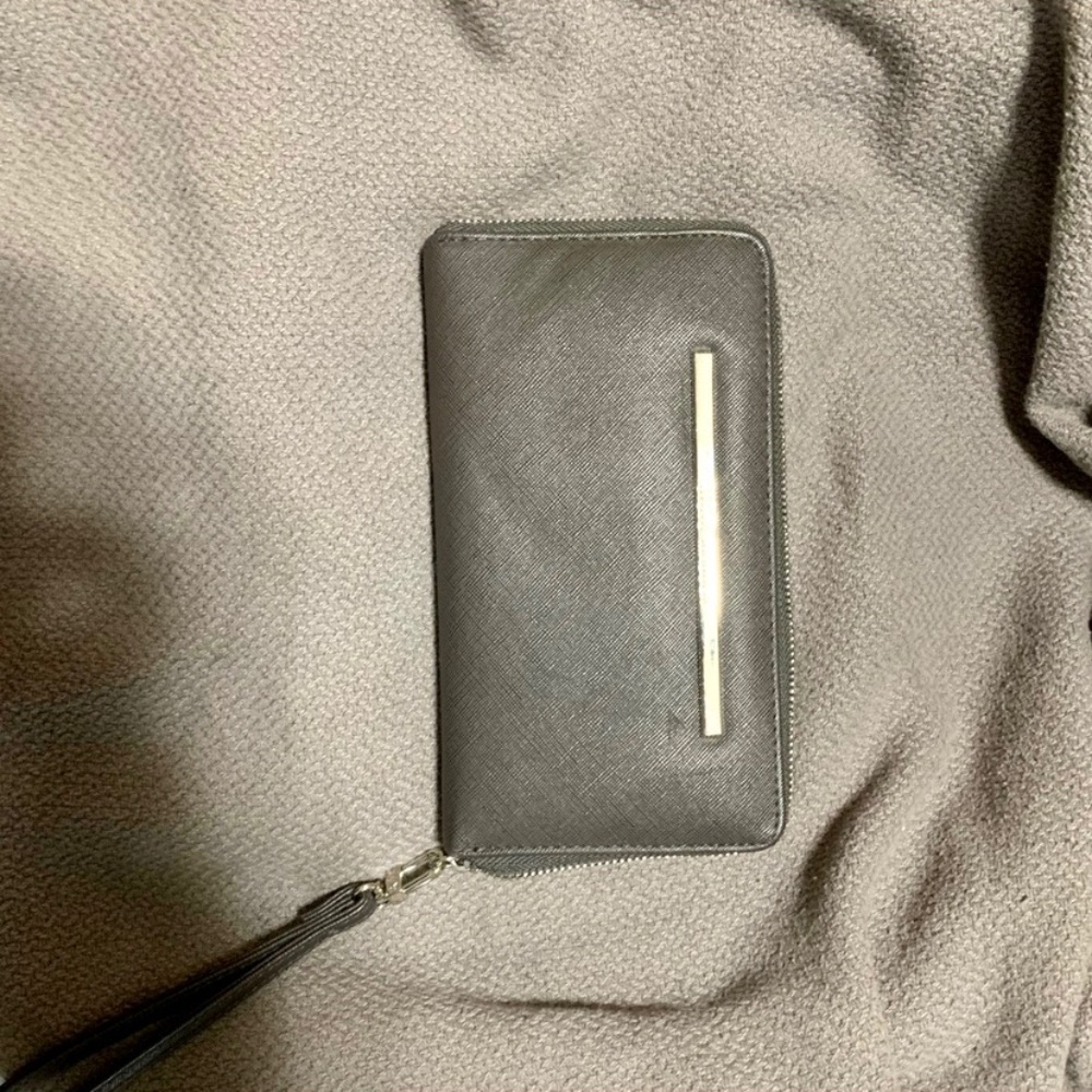 Steve Madden Grey Wristlet Wallet